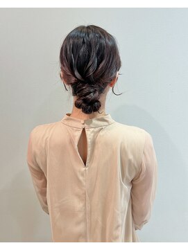 シンクショップ 梅田(THINK SHOP) ゆるっとシニヨン