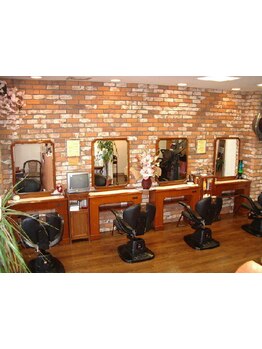 マンツーマン施術で癒しの時間が◎一人ひとりに寄り添ったカウンセリングで再現性の高いカットをご提供！