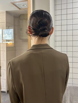 スート(suit.) シンプルなカチモリシニヨン