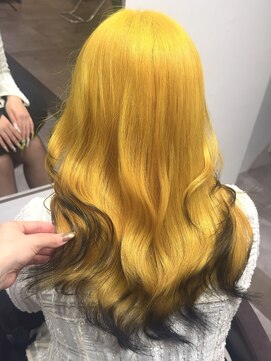 シー(SEA) yellow×blackのdesign color♪