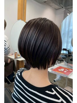 アコロン 武蔵小杉(acoron.) ツヤ感が映える前下がりショート