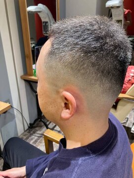 リリーコナー 武蔵小杉(LilyConnor) 武蔵小杉/メンズ/ヘッドスパ/眉毛/バーバー/フェード