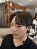 オリーブカラー×韓国風センターパート