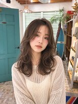 クレメンテ バイ ロスタ(Clemente by Rosta)&nbsp;顔まわりレイヤーで小顔に見せるポイント