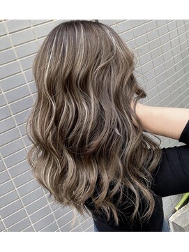 ピヨン 心斎橋(piLLon) 3Dハイライトカラー☆プラチナグレージュ