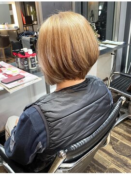 ヘアアンドメイク エジェリ(hair&make egerie) 白髪ぼかしシークレットハイライト・ショートボブ