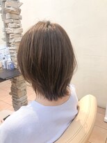 ティエル(Tiele)&nbsp;ナチュラルカラーくびれミディアム