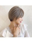 ショート×ハイライト白髪ぼかし×シルキーベージュ[心斎橋]