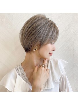 ロンド ストラーダ 心斎橋(Lond strada) ショート×ハイライト白髪ぼかし×シルキーベージュ[心斎橋]