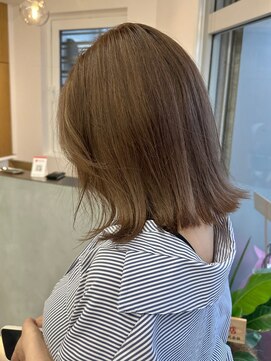ルネ 北千住(Renee) 外ハネボブ_切りっぱなし_くすみベージュ