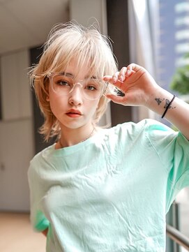 ギークス(GEEKS) 【GEEKS渋谷】ブロンドベージュ/デザインウルフ/こなれヘア/小顔