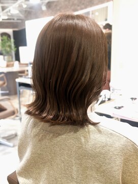 ノア(NOA) 【NOA】大人ミディアムツヤ髪レイヤーカット