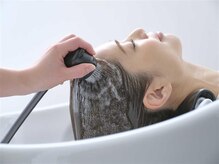 ブルブル揺れるマイクロバブルが髪と頭皮をさらに美しくします☆