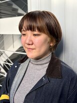 エン(YENN)&nbsp;丸みショート×さりげないデザインカラー