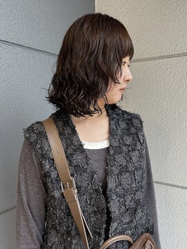 ヘアーアイストゥーレ(HAIR ICI TRE) ミディアムパーマ レイヤーカット ダークブラウンブリーチなし