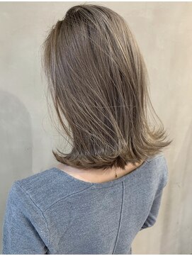 シェノン 西梅田(CHAINON) ハイトーンカラー×ミルクティーベージュ×ボブ×くびれヘア