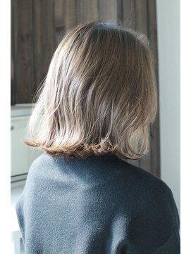 アドール(ADOR) [MIHO*ADOR] ハイライト / ベージュ / ボブ / 外ハネ