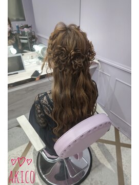 ラックスビーギャラリー なんば駅前店(LUXBE GALLERY) 花かんむり風フルールヘア