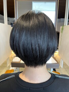 クレヨン ケース(Crayon case) コンパクトショートダークアッシュまとまり感UP酸性ストレート