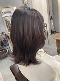 くびれミディアム　ピンクベージュ　透明感　韓国風巻き髪