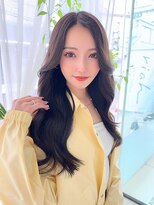 リア(riah) 韓国ヘアスタイル/小顔レイヤー/顎下くびれ/美シルエット