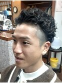 ルーズバックツーブロックパーマスタイル（マッシュパーマ）床屋