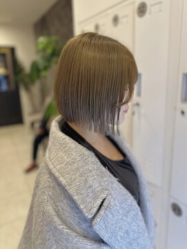 レム 泉中央店(L.E.M) 切りっぱなしボブ