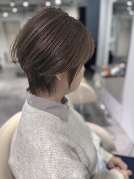 レヴリー(reverie) 白髪ぼかし白髪ぼかしハイライトショートボブ40代50代心斎橋