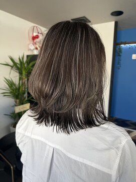 エミタス 柳通り(Emitas.) 白髪ぼかしハイライト