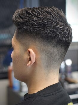 ワイズチョップガレージ(Y's CHOP GARAGE)の写真/【スキンフェード￥5000】毎日スタイリングする人にこそ体感してほしい。再現性へのこだわりが伝わるはず。