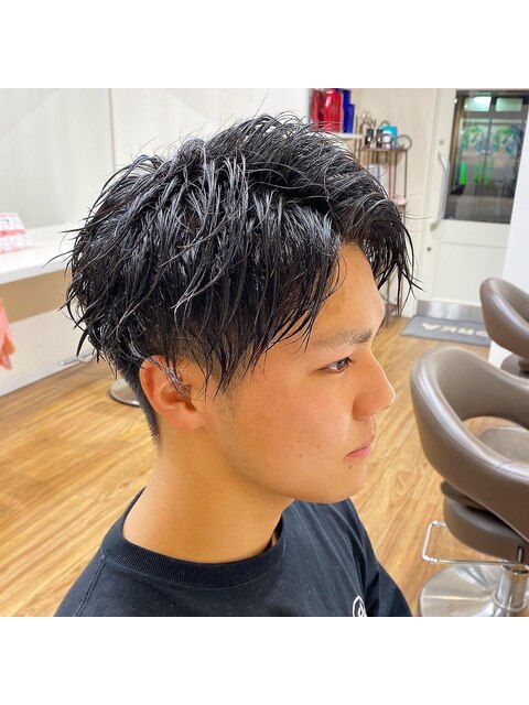 横浜ソフトツイストパーマスパイラルかき上げヘアツーブロック