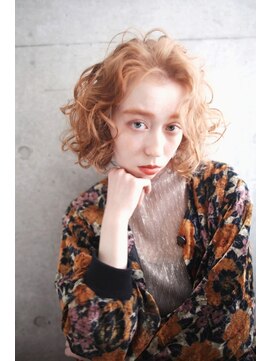 ファム(FAM) プードルパーマ　パーマ　ハイトーン　大人ボブ　代官山　中目黒