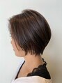 ビーワールド(B WORLD)&nbsp;頭の形がきれいに見えるショートボブとAVEDAのツヤカラー