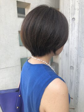 リバレッジ 白金(Leverage) まとまる柔らかい大人ショートボブ