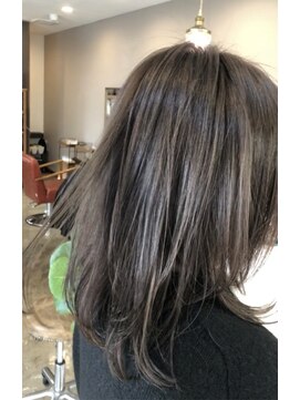 スアバイキキ(SuA by kiki.) レイヤーボブ/外ハネボブ/大人ショート/ニュアンスカラー[千葉]