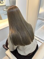 シダ(sida SAIIN) ★ カーキーグレージュ20代30代マッシュパーマぱっつん前髪