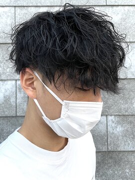 ヒュイル バイ ニアウ(Hwyl by Niau) メンズマッシュパーマツイストスパイラルパーマニュアンスパーマ