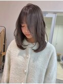 くすみグレージュ　レイヤーカット　シークレットハイライト