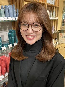 トリコ ショップアンドヘアサロン(tricot shop hair salon) くびれミディアム シースルーバング　お顔まわりレイヤー
