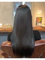 スローネ(THRONE)&nbsp;縮毛矯正で艶髪／20代30代40代／新宿／髪質改善