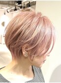 ハイトーンショート×ピンクベージュ×ブリーチ