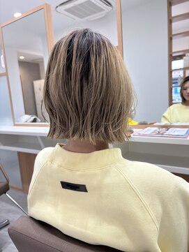 イフプロデュースドバイアミカ(iF produced by Amica) 切りっぱなしボブに