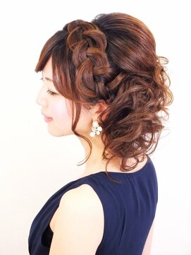 ブリエ(briller) 編み込みサイドアップ