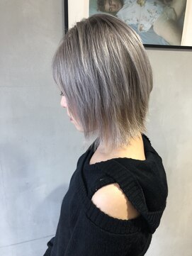 ジーナ(XENA) シルバーグレー