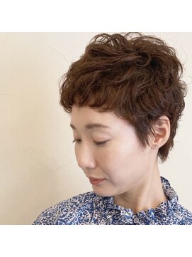 ファヴォリ(favori) 【favori 自由が丘】カーリーショートヘア