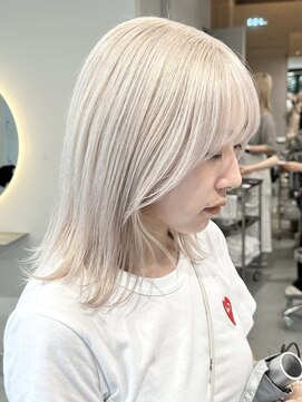 ソル ジングウマエ(SOL JINGUMAE) ホワイトベージュカラーダブルカラーグレージュカラーブリーチ