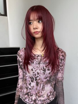 カート バイ デコ(Kurt by DECO) 秋のワインレッドとシャギーな質感のレイヤーカット