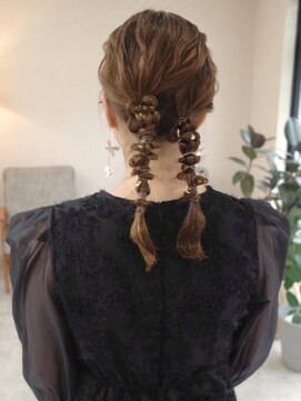 トナリ(tonari) 編み下ろしツイン 結婚式アレンジ ローポニー【鹿児島中央駅】