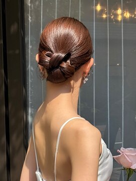 ファシー(faccie) タイトシニヨン　リボン　アレンジ