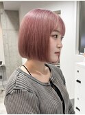 ピンクベージュ　ハイトーン　ボブ　